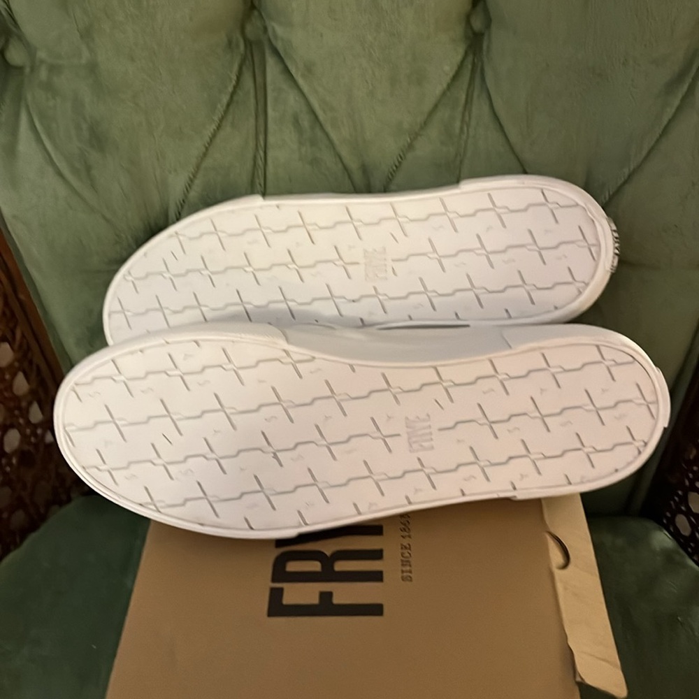 NWB Frye Slip On Leather Sneakers (US 9) - Picture 5 of 9